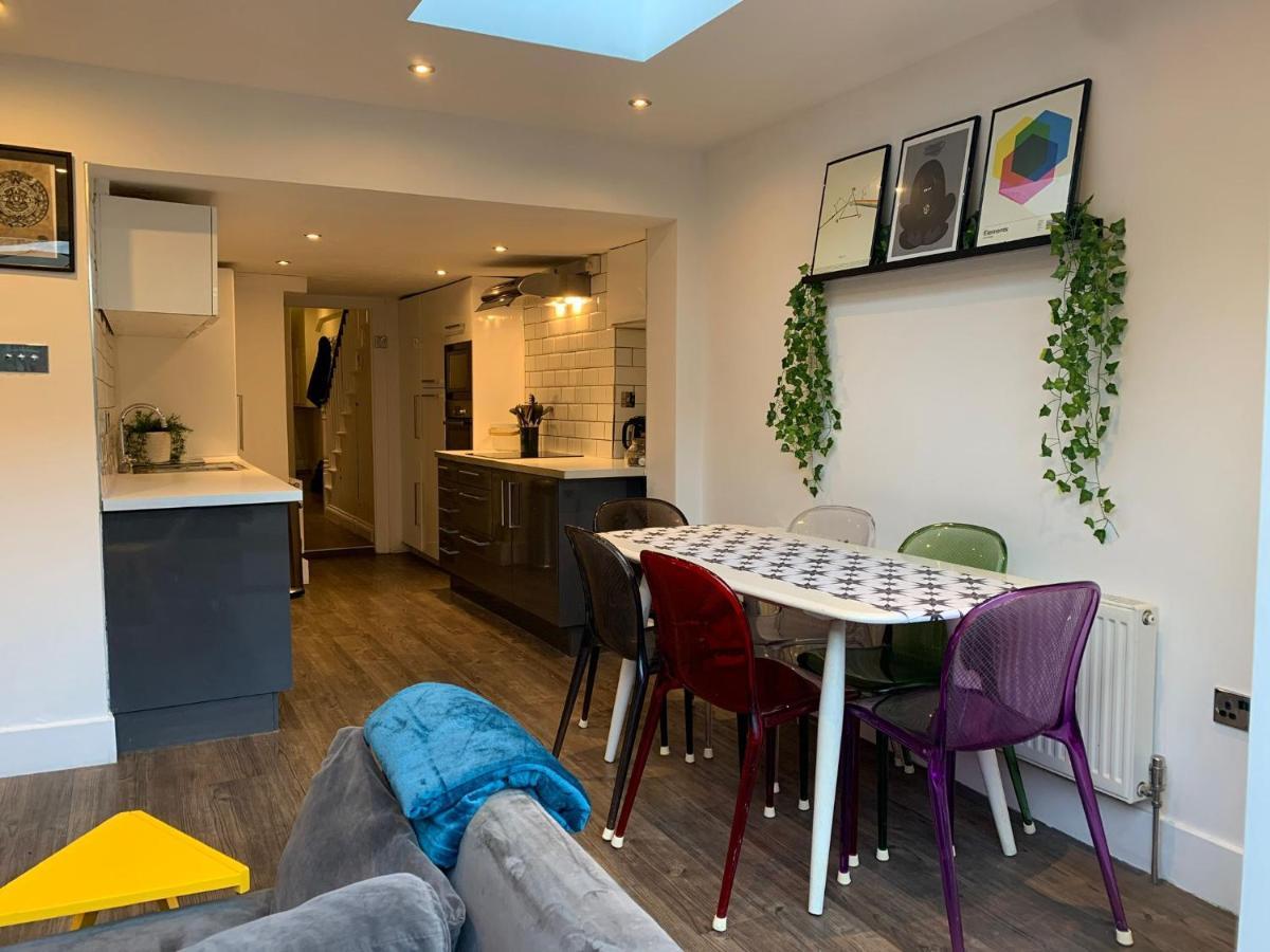 Appartement 2 Bedrooms With Private Garden Walking Distance To Underground Ideal For Families